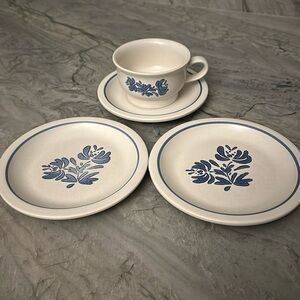 4 pcs.  Pfaltzgraff Stoneware- Yorktowne